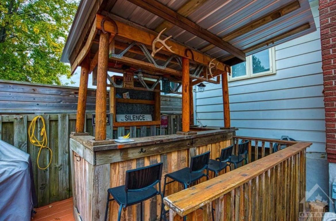 Castlerooms Homestay Оттава Экстерьер фото